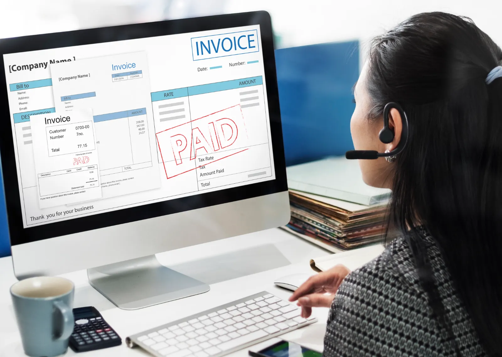 Fattura elettronica sullo schermo del computer